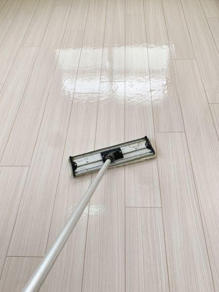 フローリングのメンテナンス方法とは?正しいお手入れやポイントを紹介