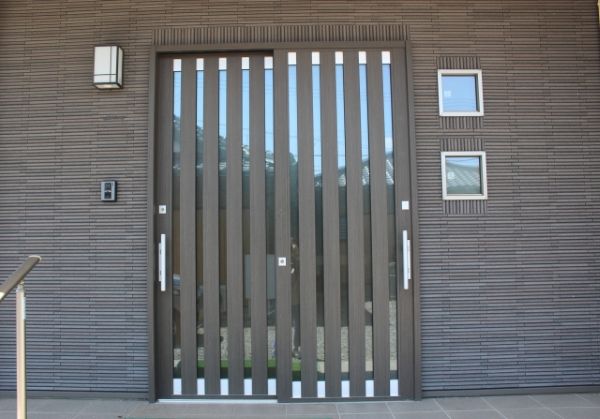 玄関ドアのリフォームで何が変わる?選び方や施工方法について解説