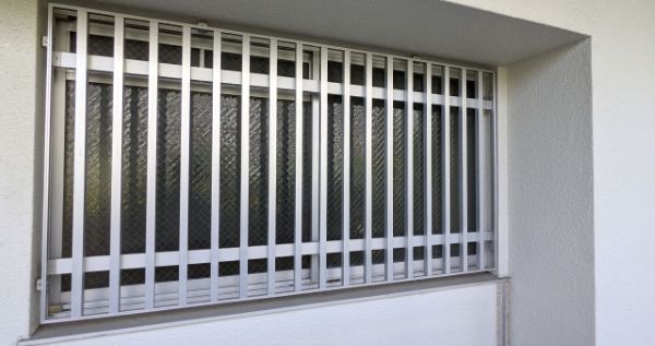 二重窓にすると防犯効果は高まる？仕組みやさらに高める方法を解説 