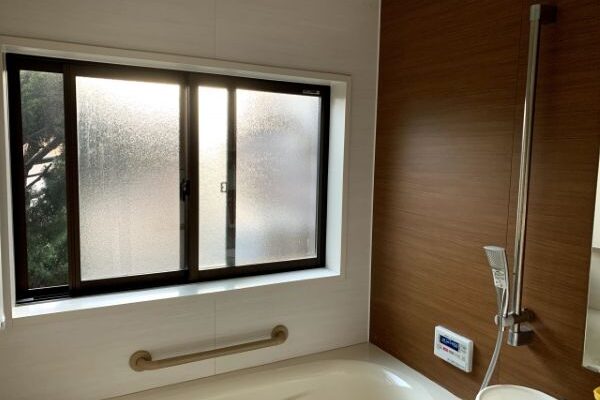 お風呂の窓におすすめなのは？窓の種類や選び方を紹介