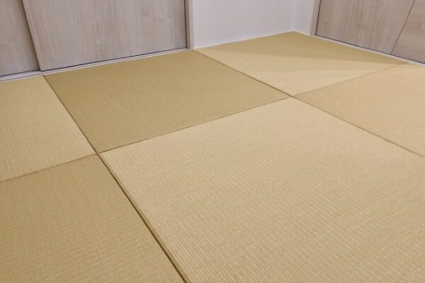 樹脂畳・和紙畳の違いとは？快適な和室づくりのためにはどちらを選ぶべき？